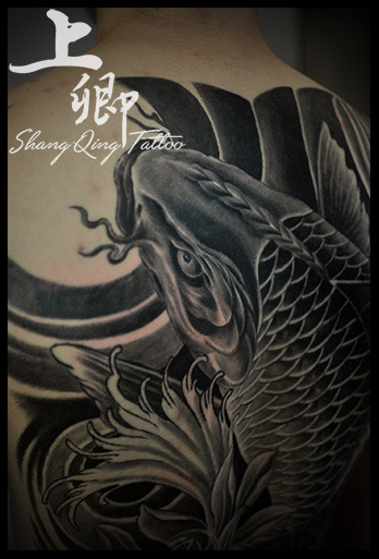 上海纹身上卿纹身作品——满背#传统鲤鱼#