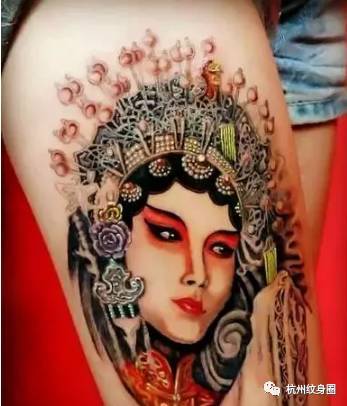 《花旦纹身：流行文化中的艺术与个性表达——揭秘纹身潮流中的女性力量》